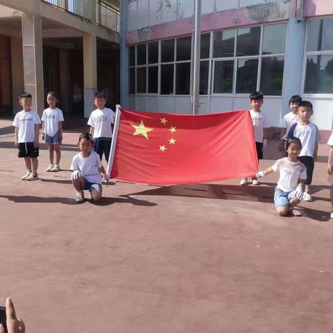 广平一幼大二班《关爱幼儿幸福成长---升国旗篇》