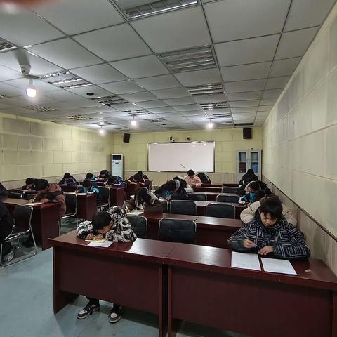 以赛促学，算出精彩——屯子镇初中数学计算大赛