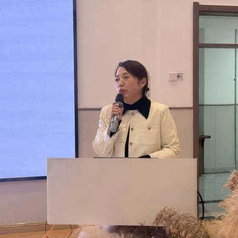 琼中县2025年幼儿园园长（教师）保育教育质量提升专业能力培训简报（第一天）