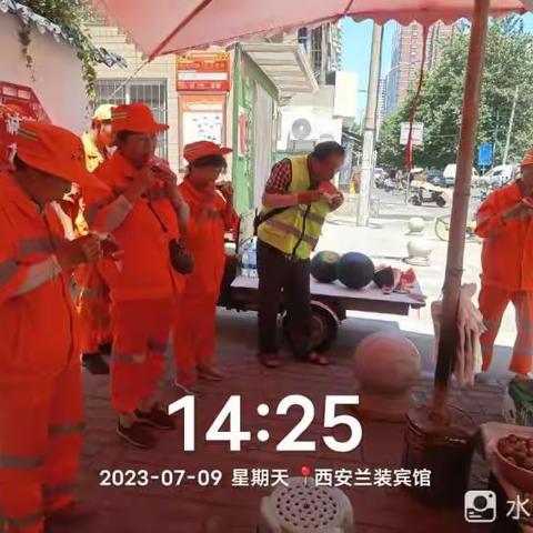 【西关网格】丨 慰问活动暖人心 致敬最美环卫者