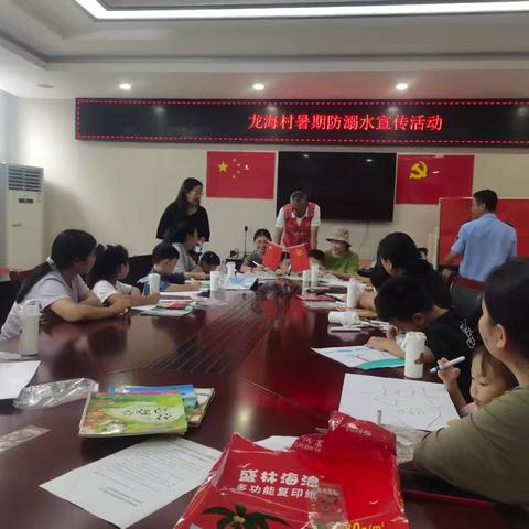 龙海村委会开展防溺水宣传活动