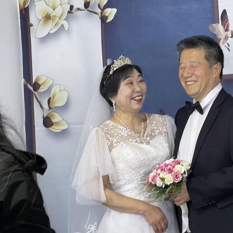 让爱的瞬间，成为永恒的记忆 ——社区老年人婚纱照，为爱情点亮岁月之光
