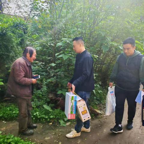 走访零距离 情暖老人心——周陵街道开展高龄 独居老人走访活动