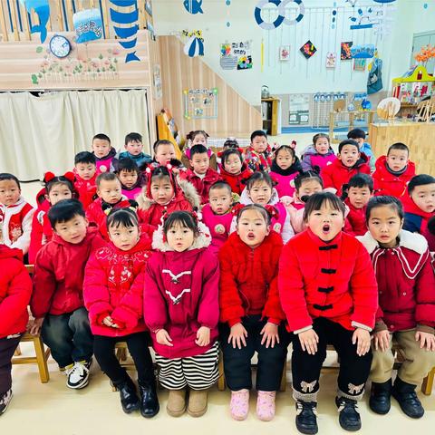 朵朵二班三八女神节主题 班会邀请函