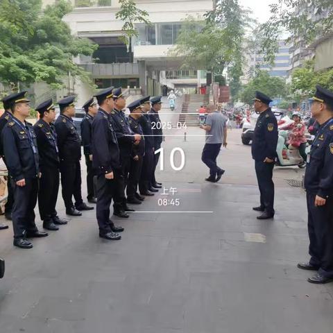 海秀办中队开展港丰市场市容秩序专项整治工作