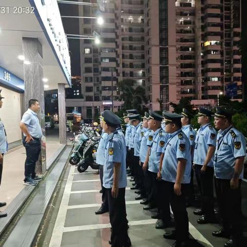 联合执法--海秀街道综合行政执法中队开展夜间烧烤油烟及占道经营等重点整治工作