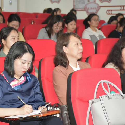 同悟育人之“道” 共探教育之“法”       ——经开区小学道德与法治“求真课堂”教研活动