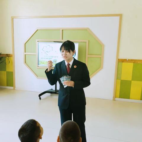 法制育童心 安全护幼行——童风雅颂幼儿园法制教育进课堂