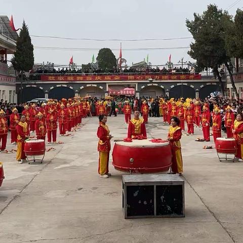 黄牛蹄乡庙会文艺展演：奏响文化传承新乐章系列之 ‍传统民俗展风采 乡亲齐聚庆春来 ——李庄村庙会文艺演出热闹上演