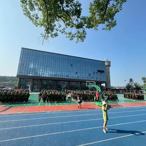 迷彩青春，红歌嘹亮——湘乡市名民实验学校军训汇报表演暨红歌演出大赛