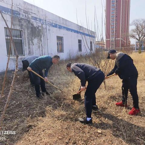 齐市第三十五中学党支部“劳动实践你我同行”好党日活动纪实