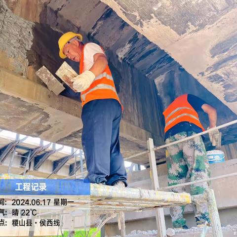 【高温下的坚守】铁路工人战高温　挥汗如雨保安全