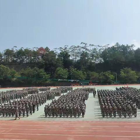 青春的印记：军训中的成长与蜕变 ——封开县江口中学新生军训第五天纪实