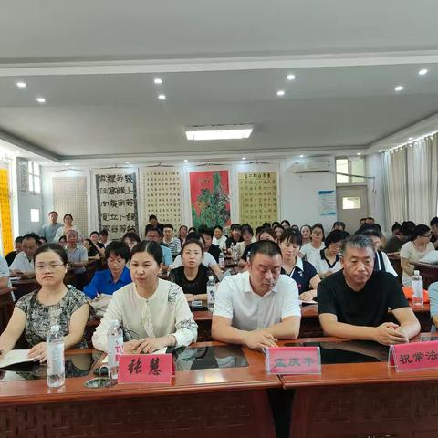 以参观交流为契机，凝聚教学共识，共促教育高质量发展-青华园初中部暑期教研活动