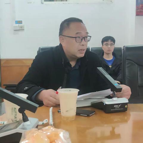 青衿之志启新程，共话成长绽芳华 ——高一新进教师座谈会