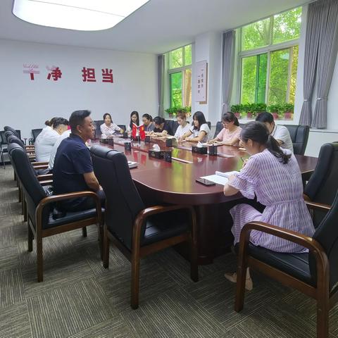 西安市雁塔区城管局环卫科召开保洁员意外伤害险工作部署会