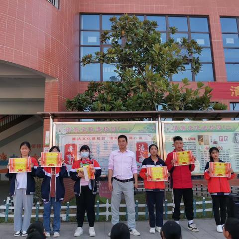 传中华经典 建书香校园——记思源七学部第三届“爱思源、诵经典” 师生朗诵比赛活动