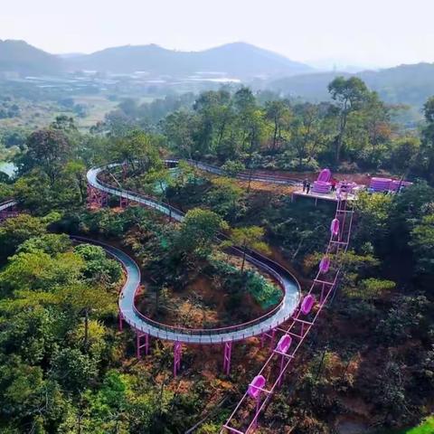 【春游+研学活动】无人机探索前沿科技，探索天空。惠州海滨欢乐小镇，玻璃滑道，丛林穿越，漂移卡丁车，过山车……