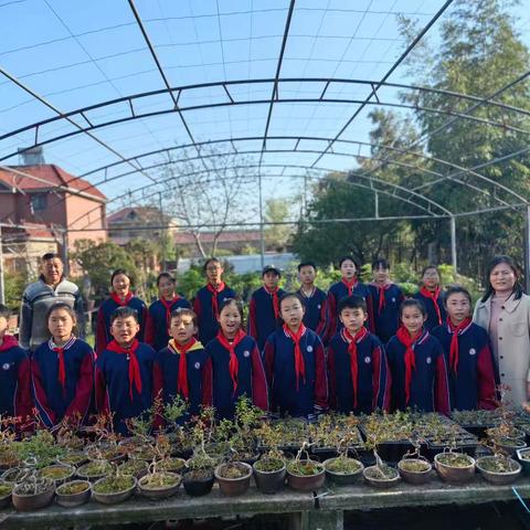 全环境立德树人|檀蕴少年“春日逐梦石榴园，领巾飞扬启新程 ”之研学