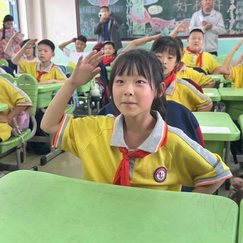 全环境立德树人|青檀雅韵 课桌飞扬——二年级课桌操展示