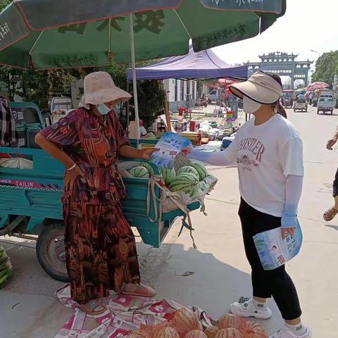 落堤社区开展 扫黑除恶专项法治宣传活动