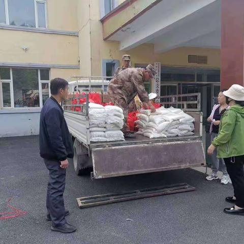 情暖端午  爱系职工——长白森林经营局向阳川林场发放端午节暖心福利