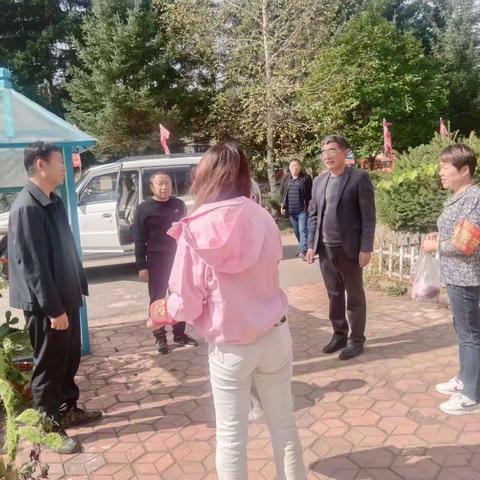 双节慰问暖人心 浓浓温情传关怀–记长白森林经营局向阳川林场双节前夕慰问一线职工