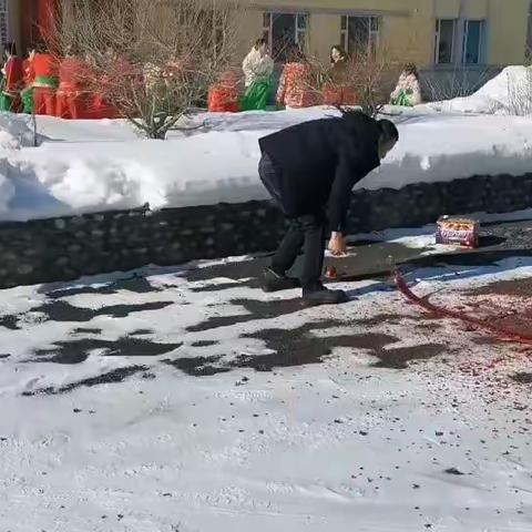 锣鼓秧歌贺新春 欢天喜地过大年