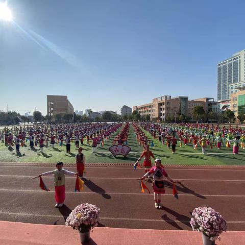 “民族团结一家亲”——泰和县第三实验小学二年级和文化展演