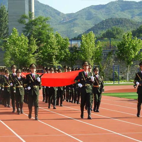 报效祖国志在四方 胸怀天下情系母校