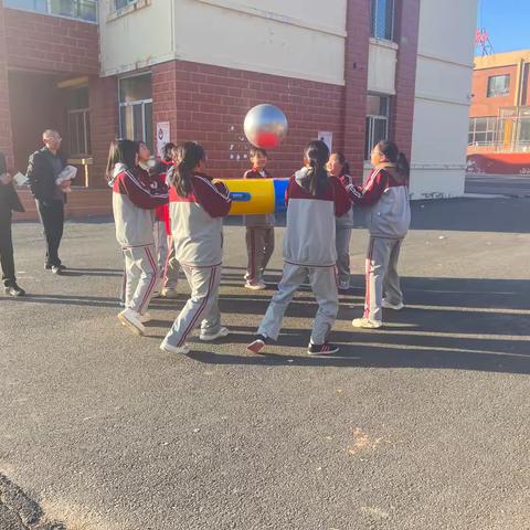 新荣区初中集团校科技体育艺术节 ——青泽校区师生趣味体育盛宴 ‍