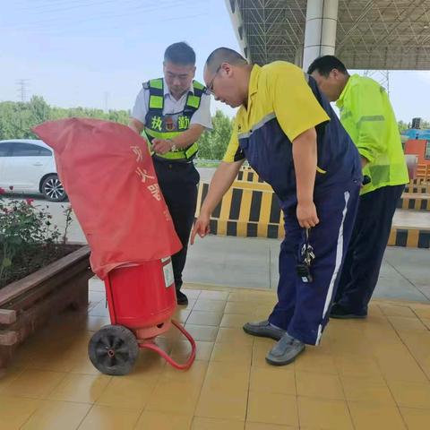 中原高速航空港分公司岗李收费站：绷紧“安全弦” 把好“节前关” 守护“畅通路”