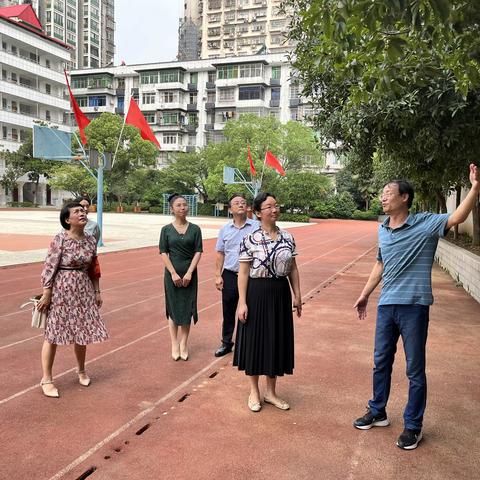 黄石港区政府冯雨区长一行莅临黄石八中调研