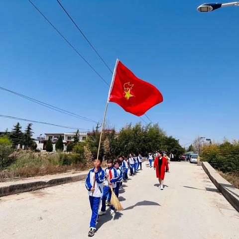 万渡小学：三月春光媚 ‘锋’暖润心扉