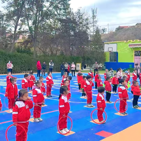 冬日嘉年华，一起趣运动——三滩镇朝阳中心幼儿园2024年冬季趣味亲子运动会