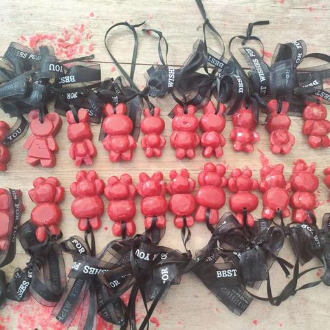 通城镇幻天木雕非遗培训班《当传统手工创新、身价秒翻数十倍》