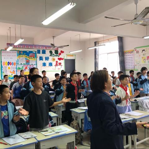 教与研携手 学与思并肩——横州市石塘镇灵竹学区五六年级英语组集体备课活动纪实