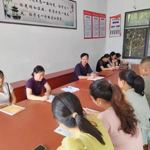 聚焦核心素养，构建高效课堂 ——我校成功举办“教研月”语文课堂教学大比武活动