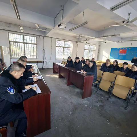 为筑牢冬季消防安全屏障，切实提升峰峰公司从业人员应急处置能力，保障市民出行安全，以实操为城市公交安全运行“加码”。
