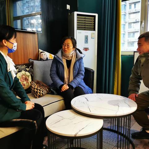 区商务局联合纬北路街道走访辖区重点餐饮企业