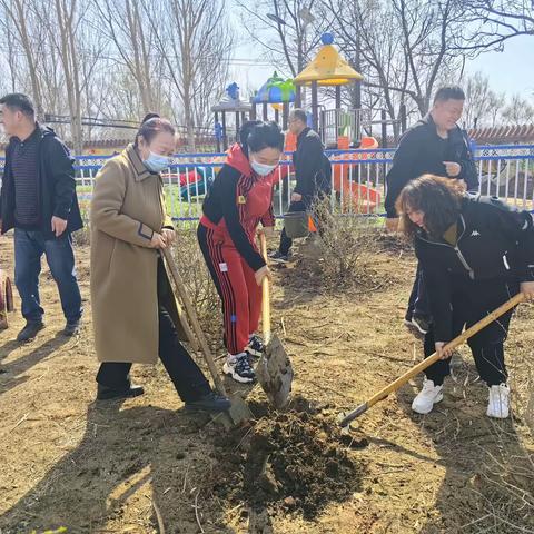 【泉头小学】党建引领树新风 植树护绿共参与