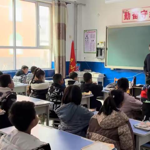 王寺小学交通安全知识宣传活动