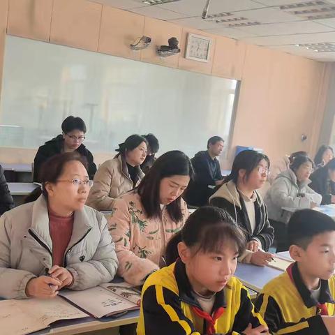 示范领航开学季，专家把脉促提升—凤凰小学英语组骨干教师示范课纪实