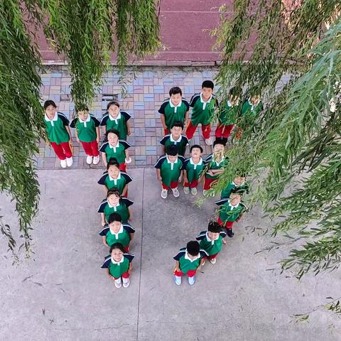 七十五载逢盛世，同心共筑谱华章——梁山县馆驿镇王庄小学庆国庆活动