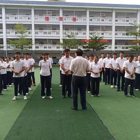 人生多磨难，成长多艰辛，奋斗不易——五指山市实验学校