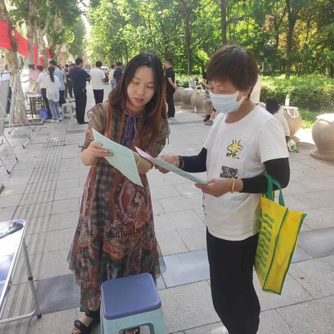 成安县教体局开展提升群众安全感和执法队伍满意度宣传日活动