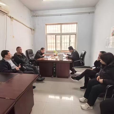 凝心聚力，共筑纪律严明的思想根基——濮东环卫站