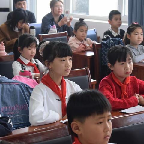 北南蔡乡教育中心校举办“奋进新征程、做好接班人”和“经典故事、伴我成长”讲故事比赛