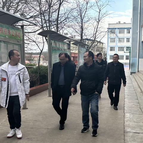 情系高峰教育，局长深入调研——助力中心学校新跨越