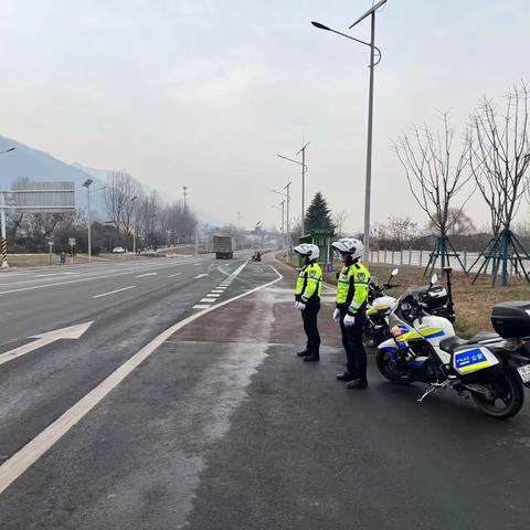 平安春运 交警同行｜鄠邑交警多措并举全力护航群众安全出行路